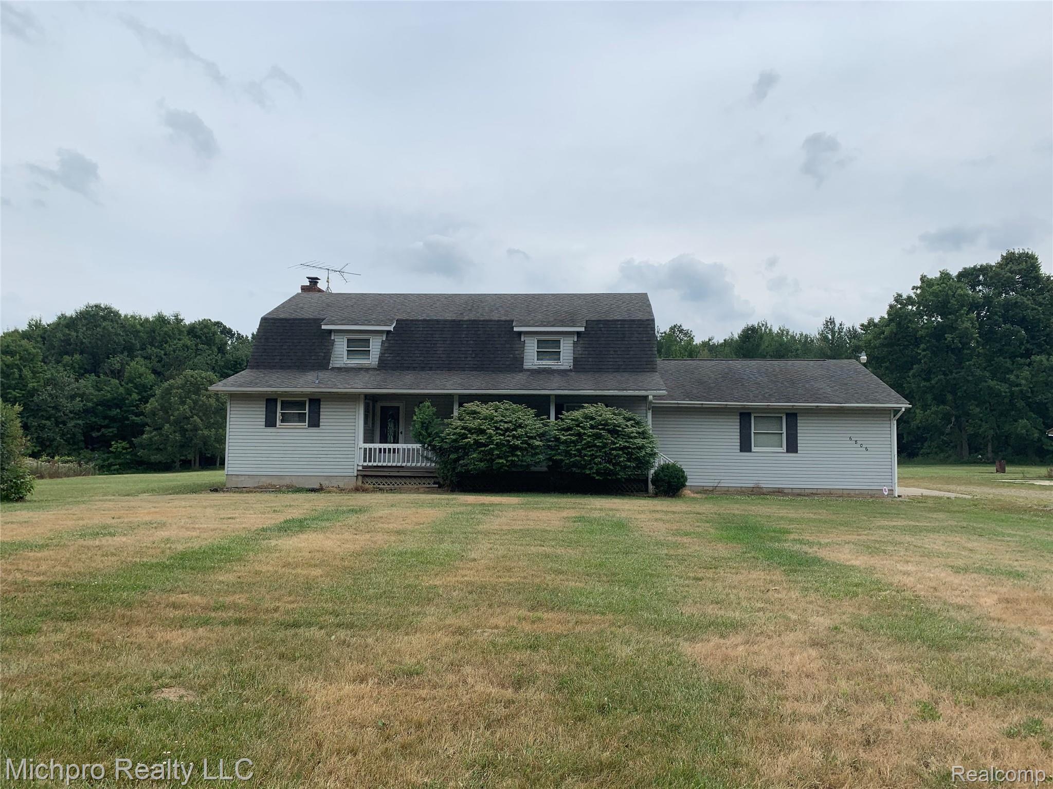 6806 Reside Road Imlay City, MI 48444 - Photo 1 of 66 IMG_6721.JPG