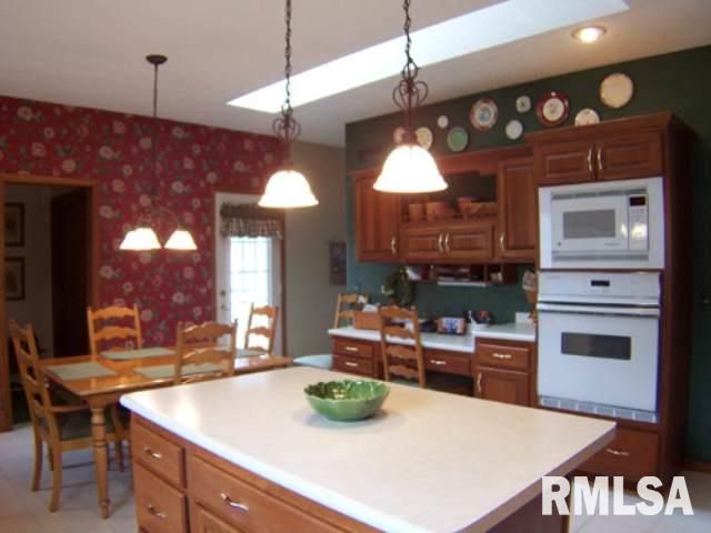 5124 Remington Road Bettendorf, IA 52722 - Photo 2 of 9 Gallery Image 2