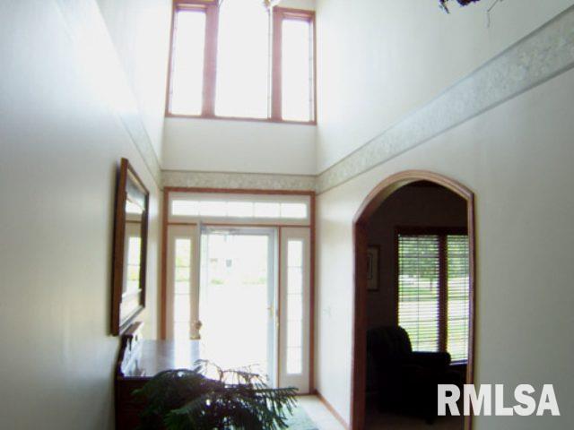 5124 Remington Road Bettendorf, IA 52722 - Photo 3 of 9 Gallery Image 3