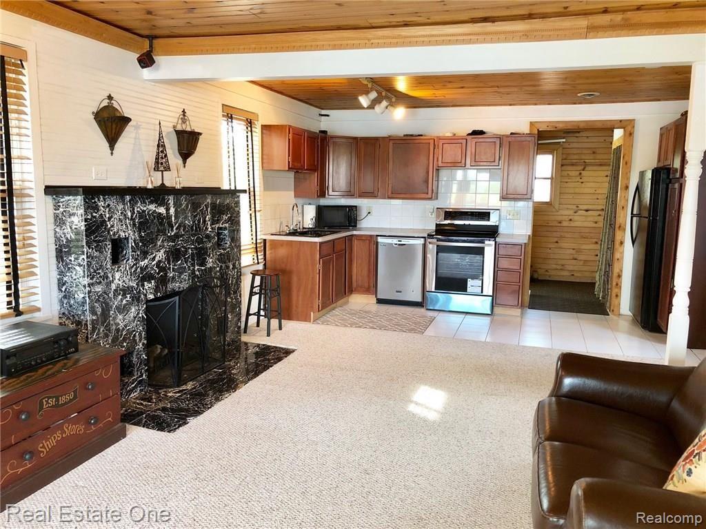 261 Ora Road Oxford, MI 48371 - Photo 7 of 17 ORAINTERIOR.jpg