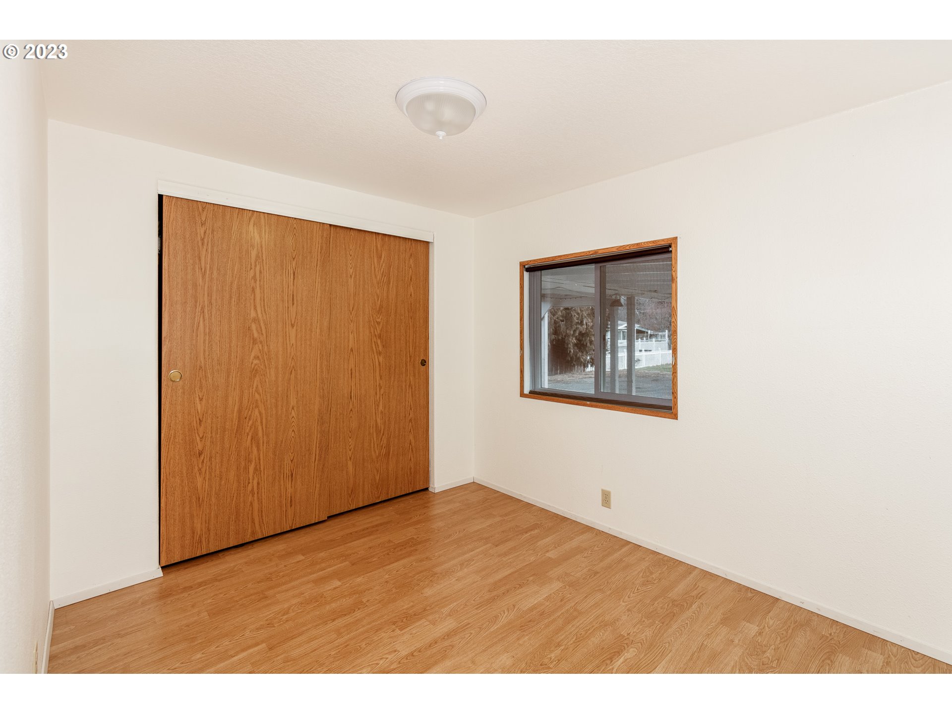 1404 Dillon Road Hood River, OR 97031 - Photo 16 of 30 a view of an empty room