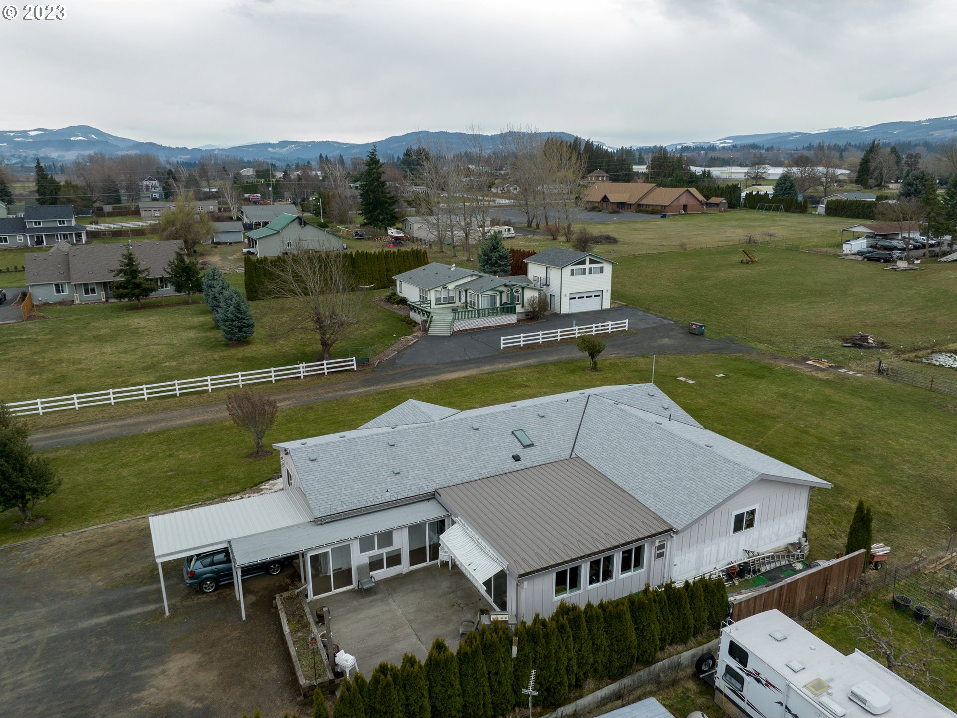 1404 Dillon Road Hood River, OR 97031 - Photo 26 of 30 an aerial view of a house with a ocean view