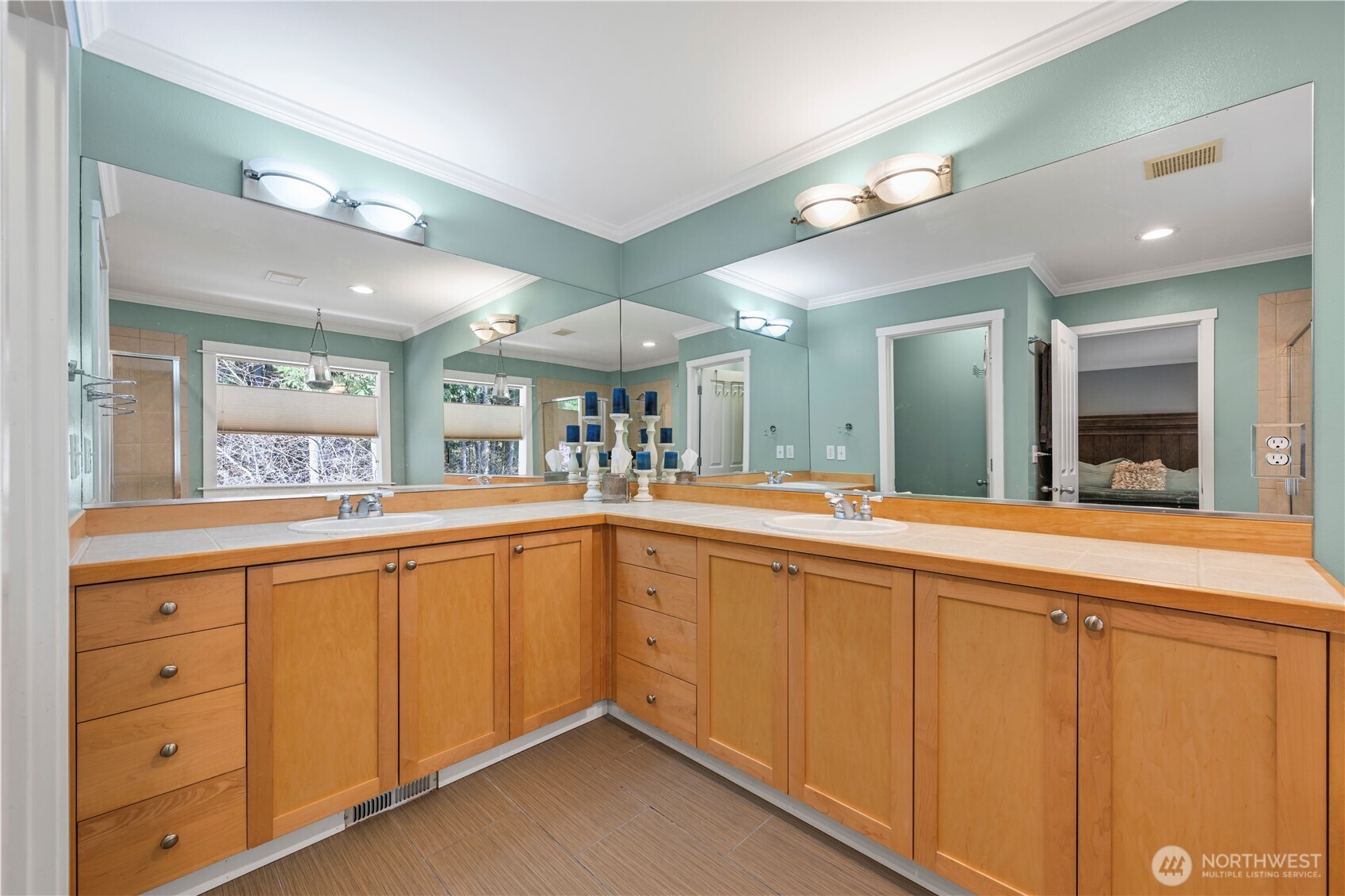 27402 Maple Ridge Way Southeast Maple Valley, WA 98038 - Photo 18 of 39