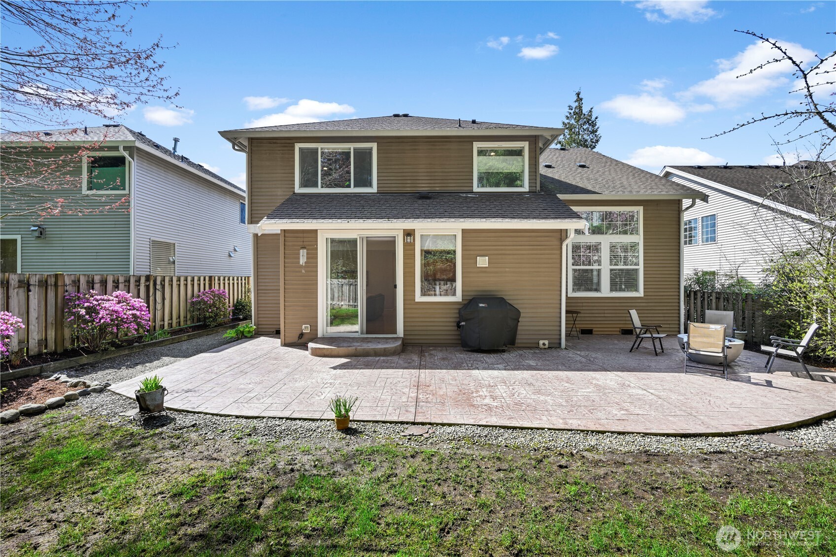 27402 Maple Ridge Way Southeast Maple Valley, WA 98038 - Photo 3 of 39