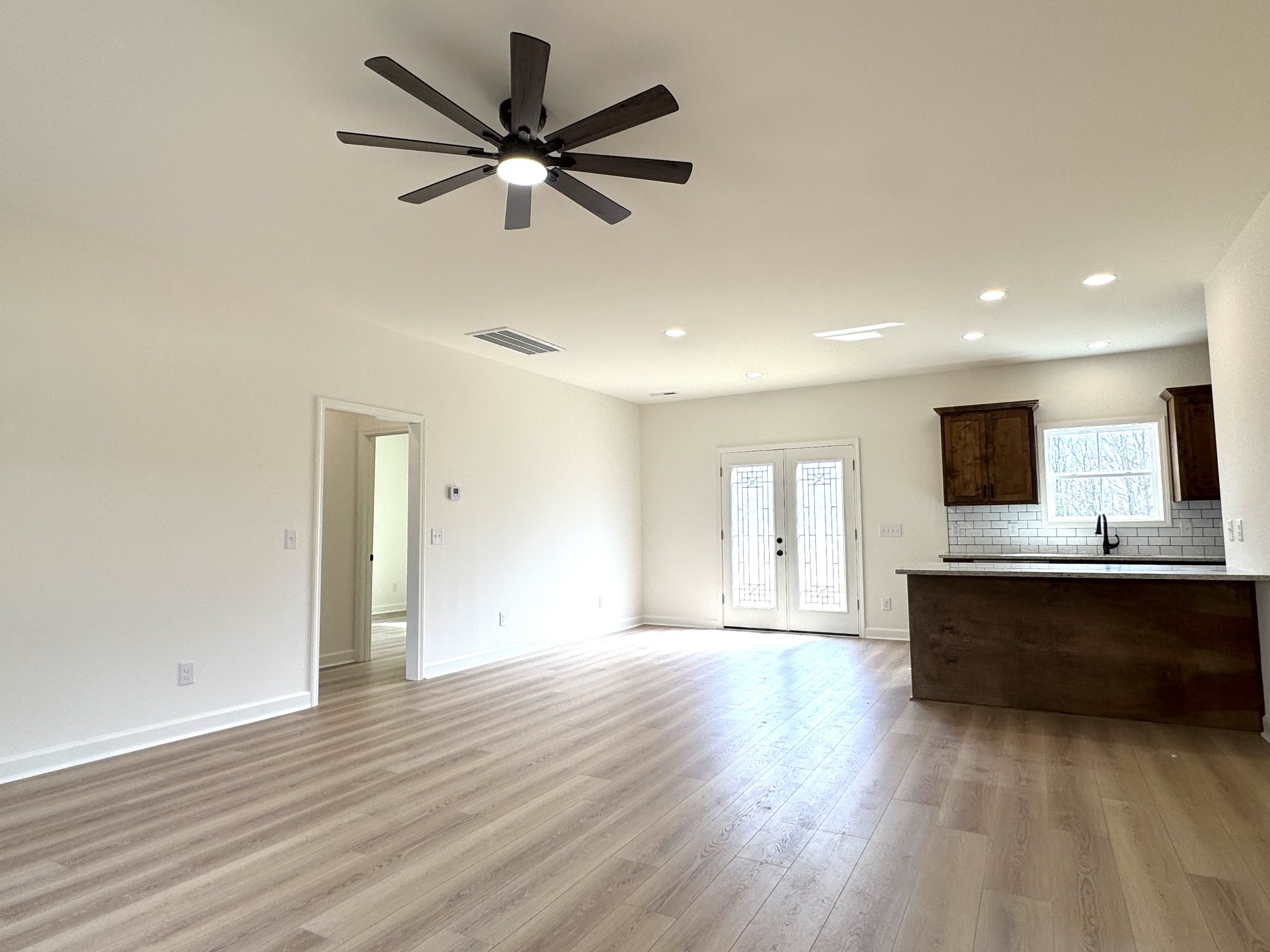 342 Underhill Road McMinnville, TN 37110 - Photo 2 of 16