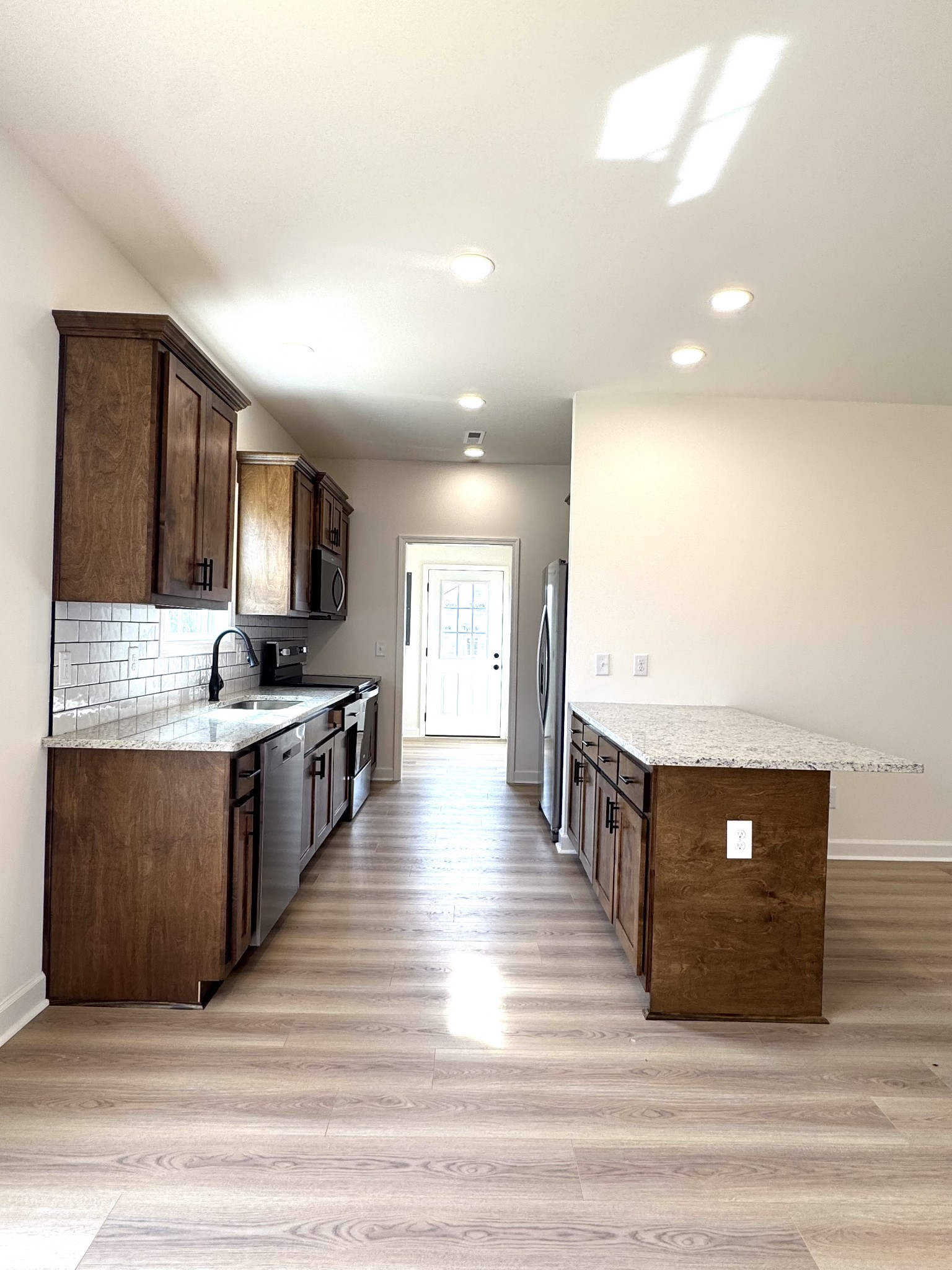 342 Underhill Road McMinnville, TN 37110 - Photo 4 of 16