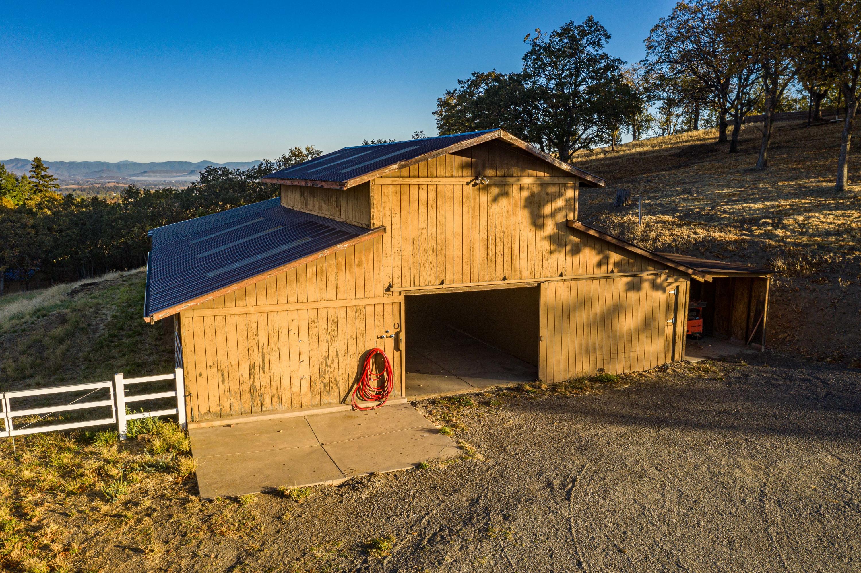 6405 Pioneer Road Medford, OR 97501 - Photo 12 of 31 08a