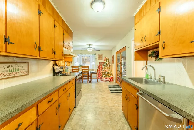 $450,000 | 113 Skyline Drive, Salem, CT 06420