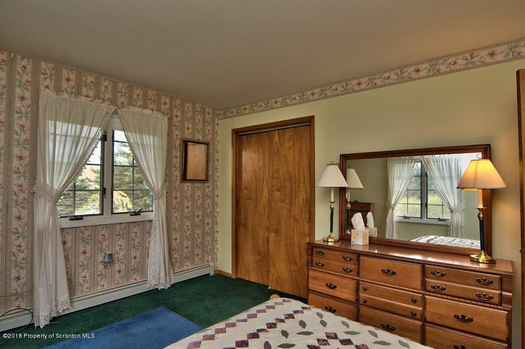 311 Sandra Road Lake Ariel, PA 18436 - Photo 28 of 43 Gallery Image 28