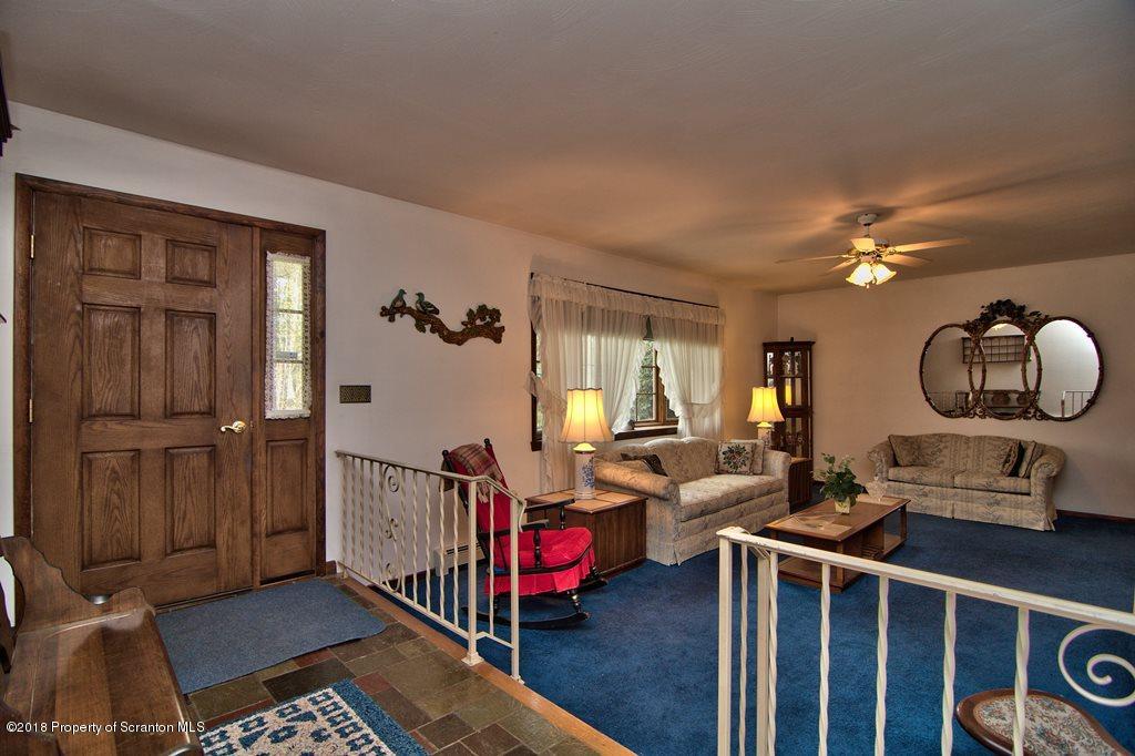 311 Sandra Road Lake Ariel, PA 18436 - Photo 4 of 43 Gallery Image 4