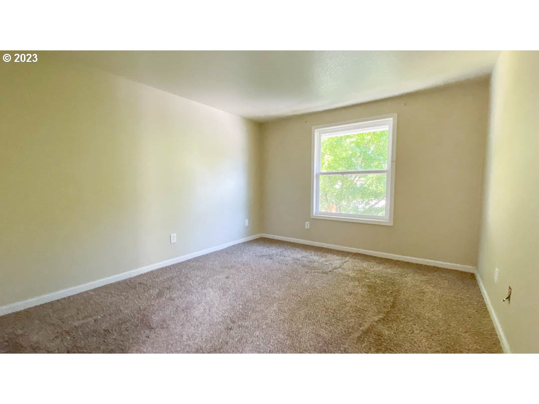 8402 Southwest Mohawk Street Tualatin, OR 97062 - Photo 11 of 22