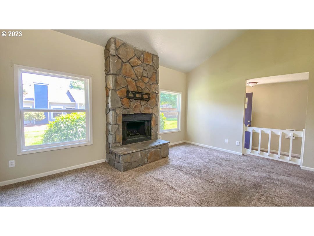 8402 Southwest Mohawk Street Tualatin, OR 97062 - Photo 3 of 22