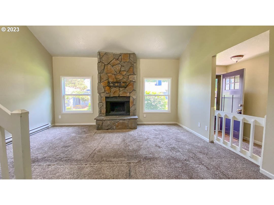 8402 Southwest Mohawk Street Tualatin, OR 97062 - Photo 4 of 22