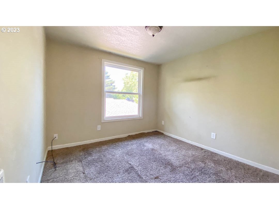 8402 Southwest Mohawk Street Tualatin, OR 97062 - Photo 10 of 22