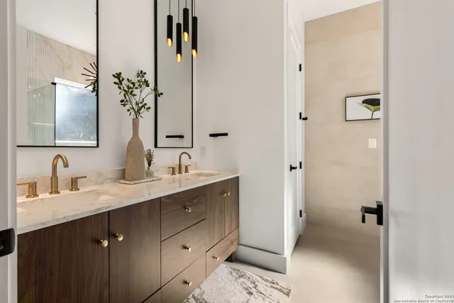 $699,000 | 120 River View, Boerne, TX 78006