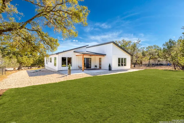 $699,000 | 120 River View, Boerne, TX 78006