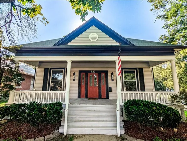 $190,000 | 620 North Washington Street, Nevada, MO 64772