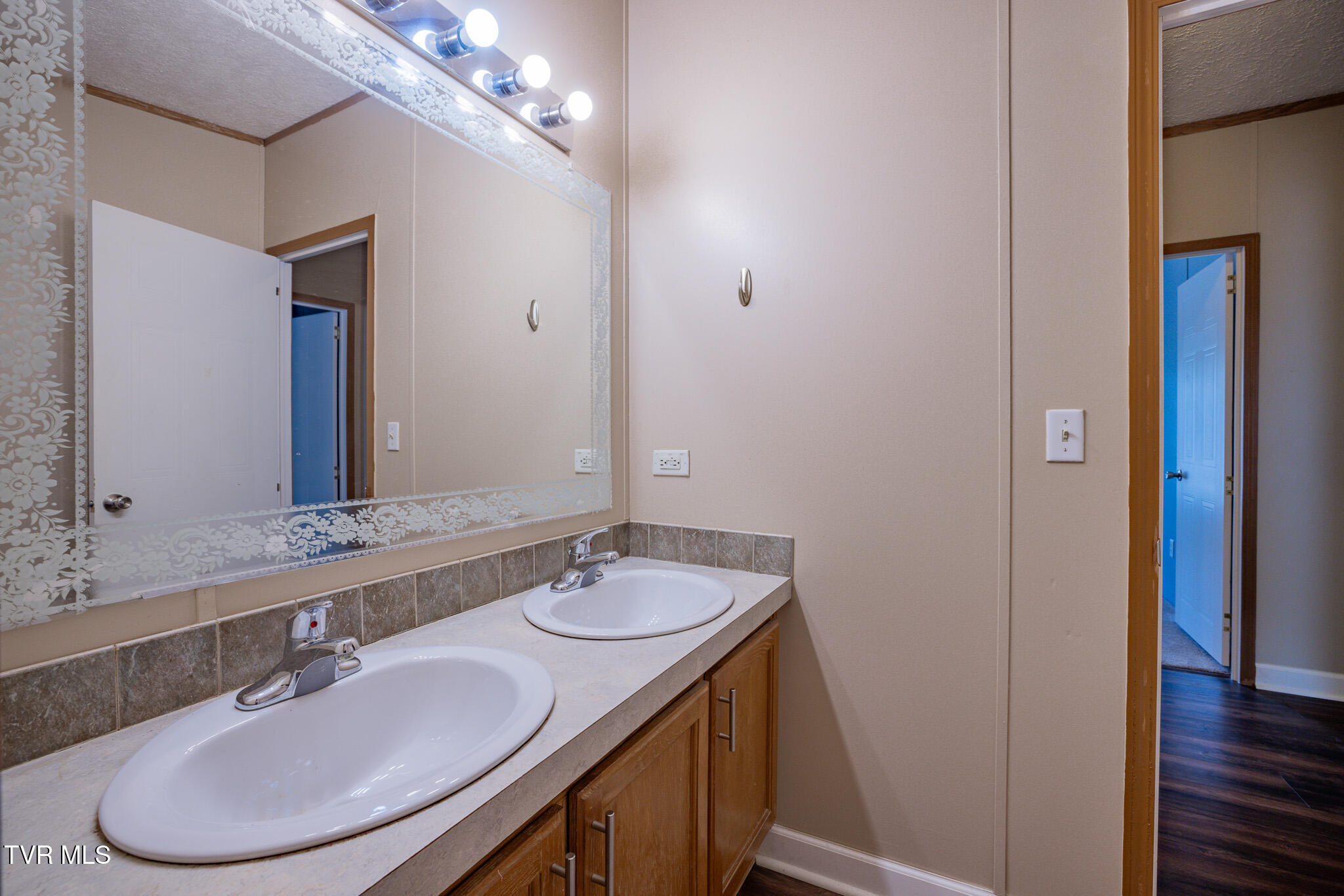 4035 Ridge Road Kingsport, TN 37660 - Photo 18 of 35 1R9A8672-HDR