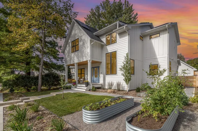 $1,665,000 | 31 X Stonebridge Boulevard, St. Paul, MN 55105