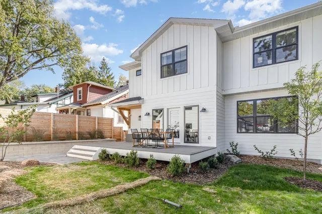 $1,665,000 | 31 X Stonebridge Boulevard, St. Paul, MN 55105
