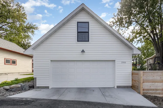 $1,665,000 | 31 X Stonebridge Boulevard, St. Paul, MN 55105