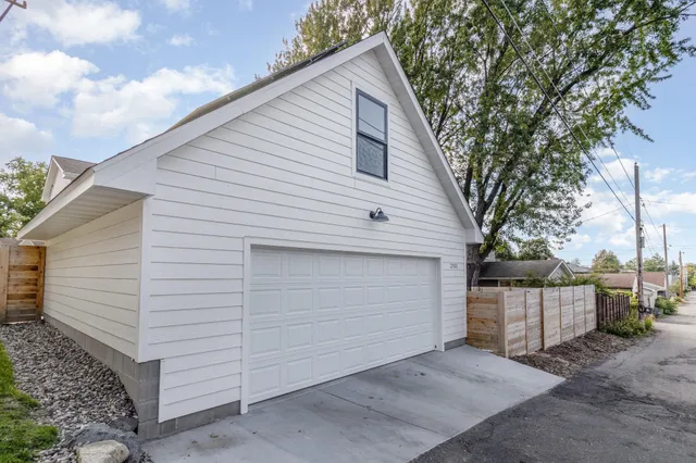 $1,665,000 | 31 X Stonebridge Boulevard, St. Paul, MN 55105