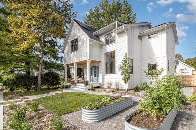 $1,665,000 | 31 X Stonebridge Boulevard, St. Paul, MN 55105
