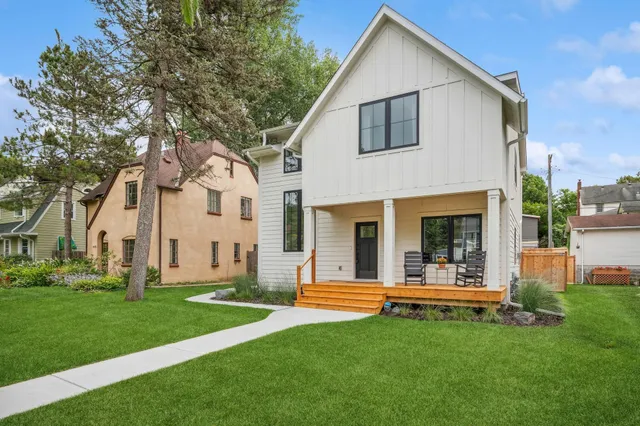 $1,665,000 | 31 X Stonebridge Boulevard, St. Paul, MN 55105