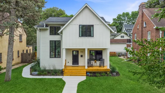 $1,665,000 | 31 X Stonebridge Boulevard, St. Paul, MN 55105