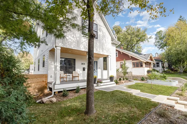 $1,665,000 | 31 X Stonebridge Boulevard, St. Paul, MN 55105