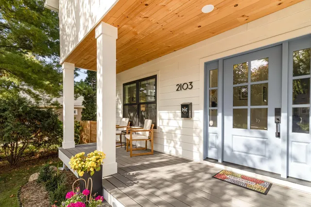 $1,665,000 | 31 X Stonebridge Boulevard, St. Paul, MN 55105