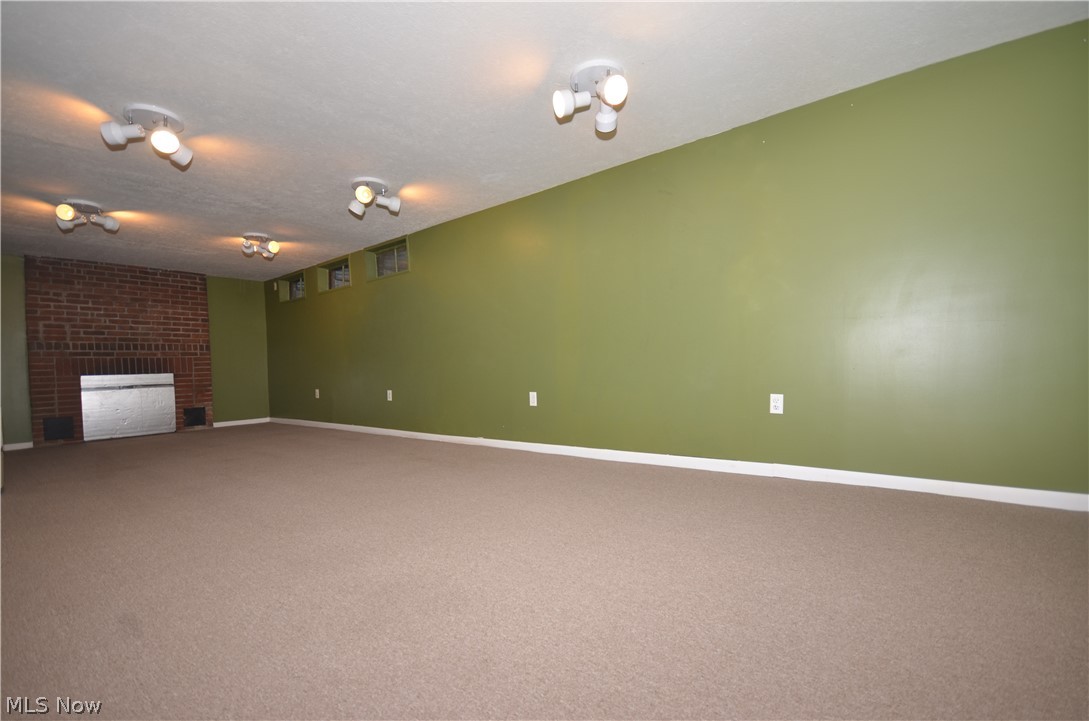 2865 Lee Road Silver Lake, OH 44224 - Photo 23 of 35