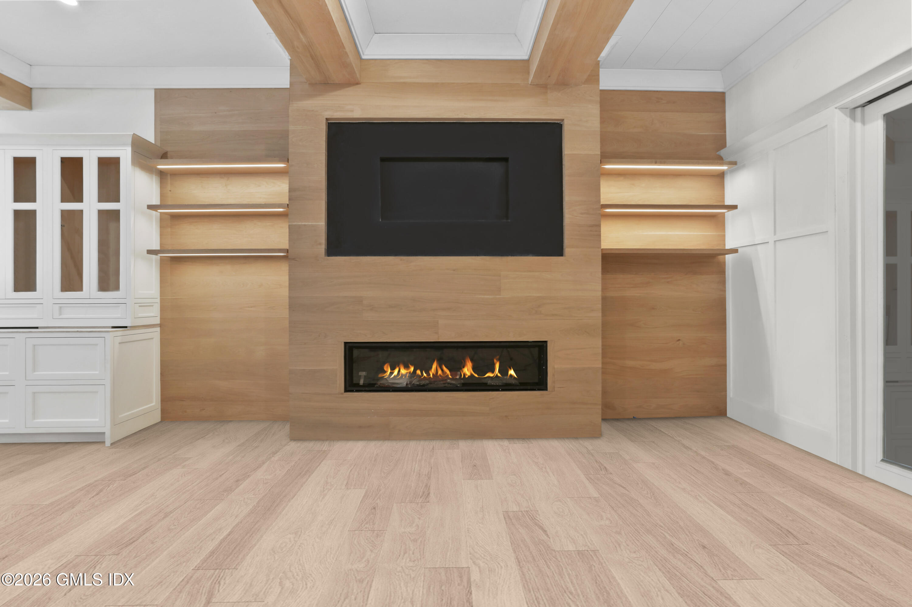 112 Sheep Hill Road Riverside, CT 06878 - Photo 8 of 30 a view of an empty room and fire place
