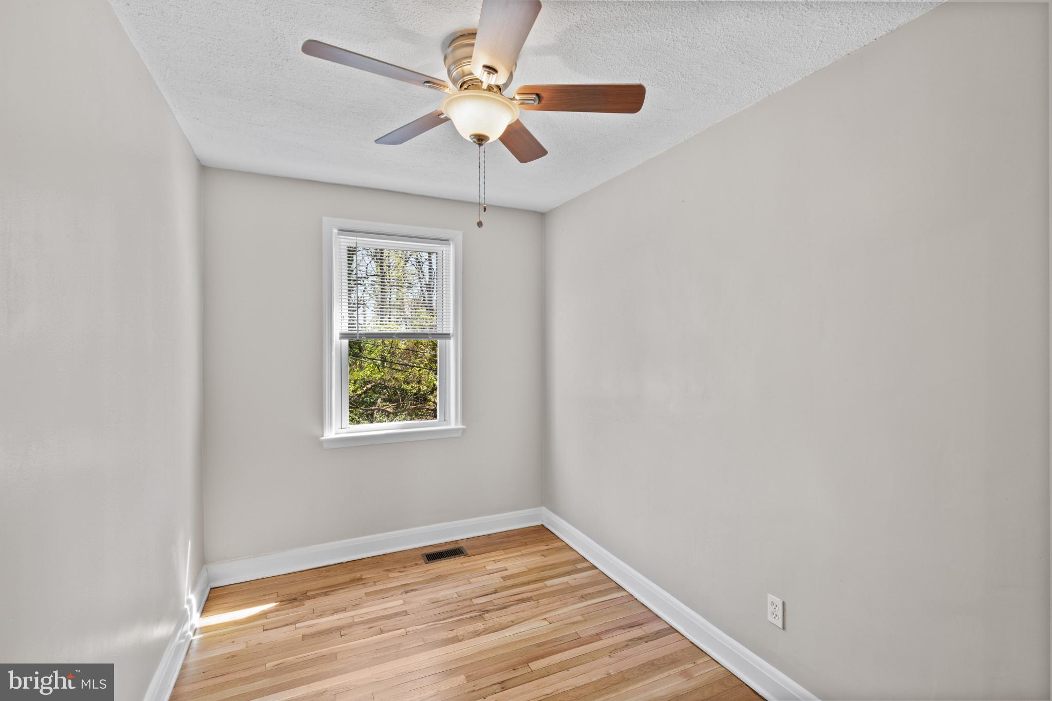 1115 Roland Heights Avenue Baltimore, MD 21211 - Photo 15 of 32 Bedroom 3
