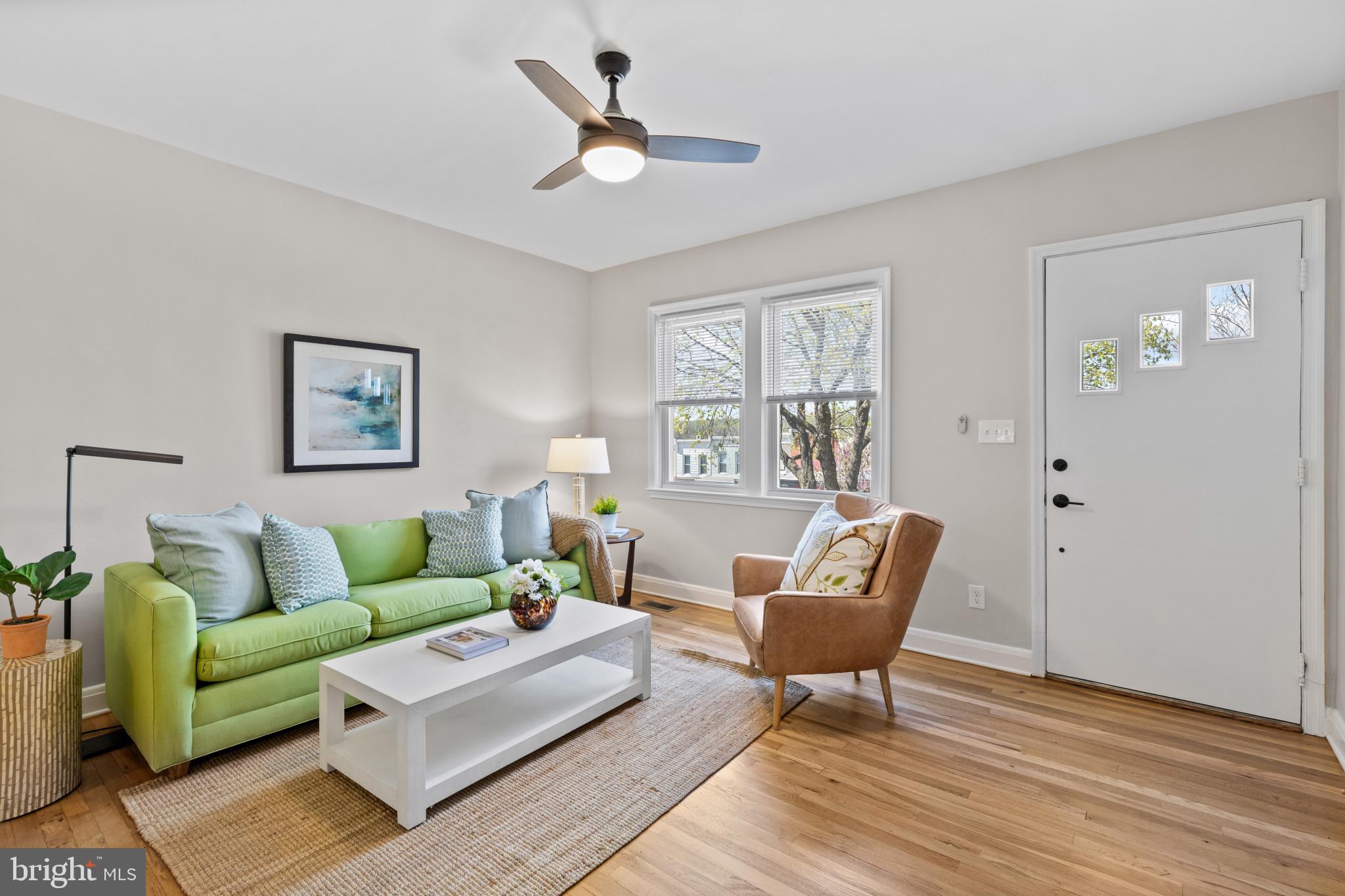 1115 Roland Heights Avenue Baltimore, MD 21211 - Photo 6 of 32 Living Room