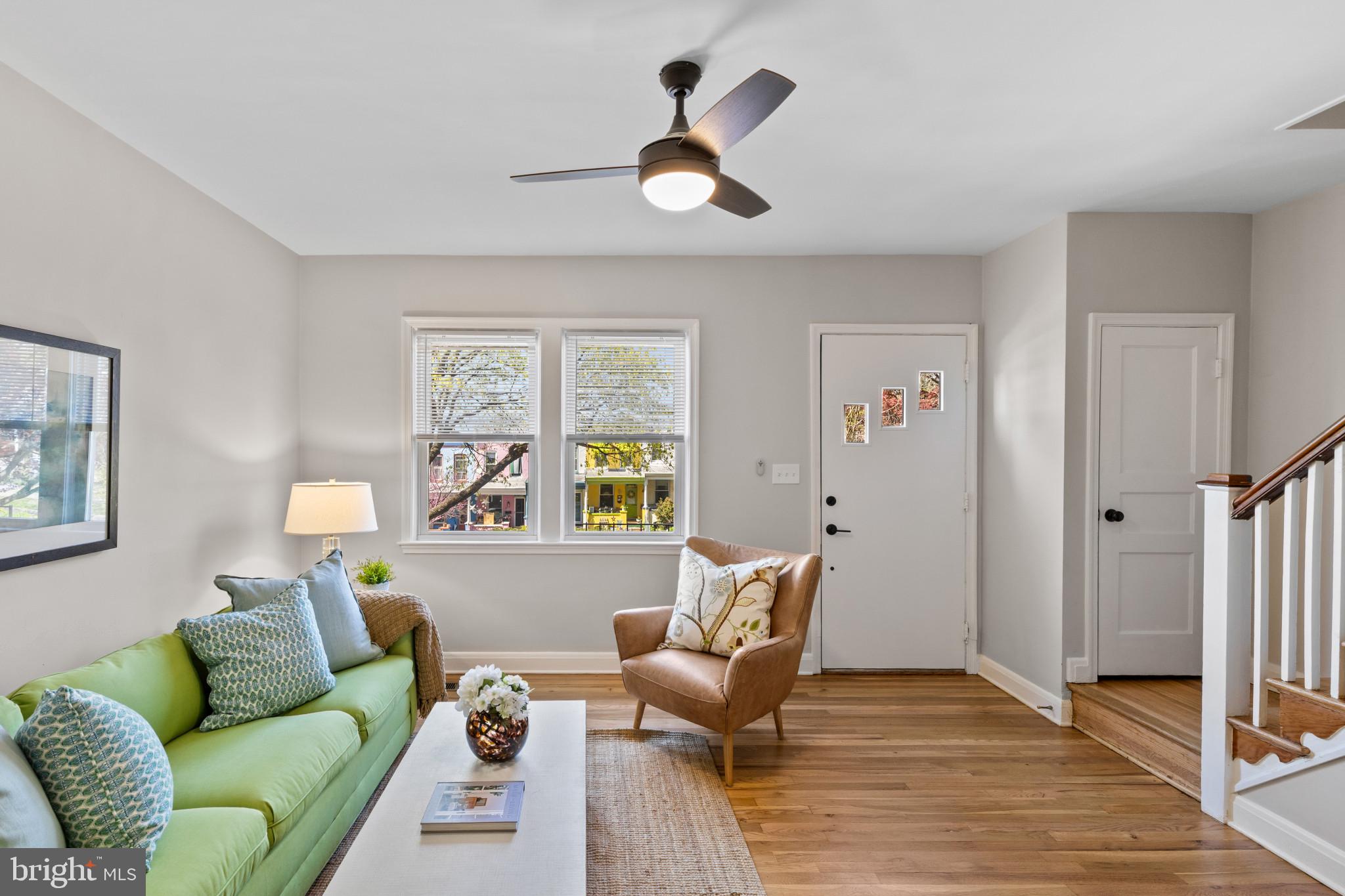 1115 Roland Heights Avenue Baltimore, MD 21211 - Photo 7 of 32 Living Room