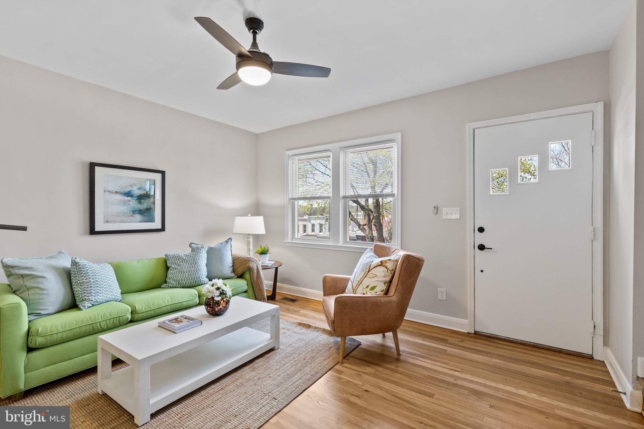1115 Roland Heights Avenue Baltimore, MD 21211 - Photo 8 of 32 Living Room