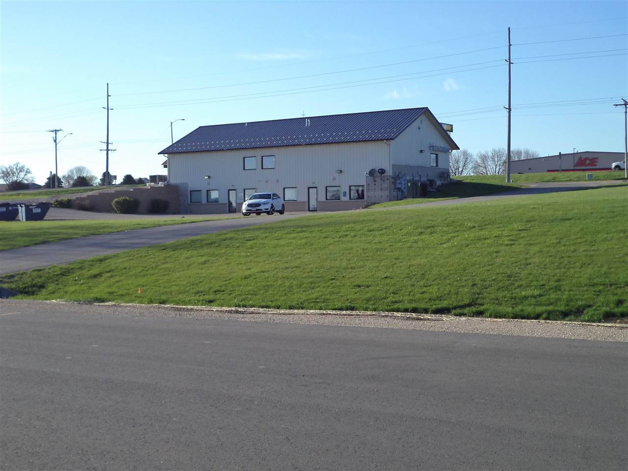 81 Highway 81 Darlington, WI 53530 - Photo 3 of 8