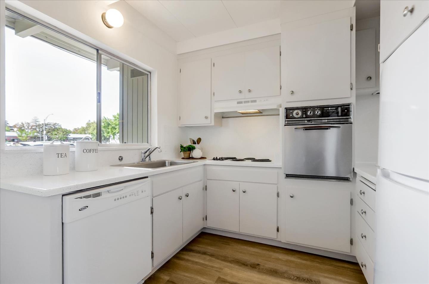 3907 Middlefield Road, Unit C Palo Alto, CA 94303 - Photo 12 of 49 Gallery Image 12