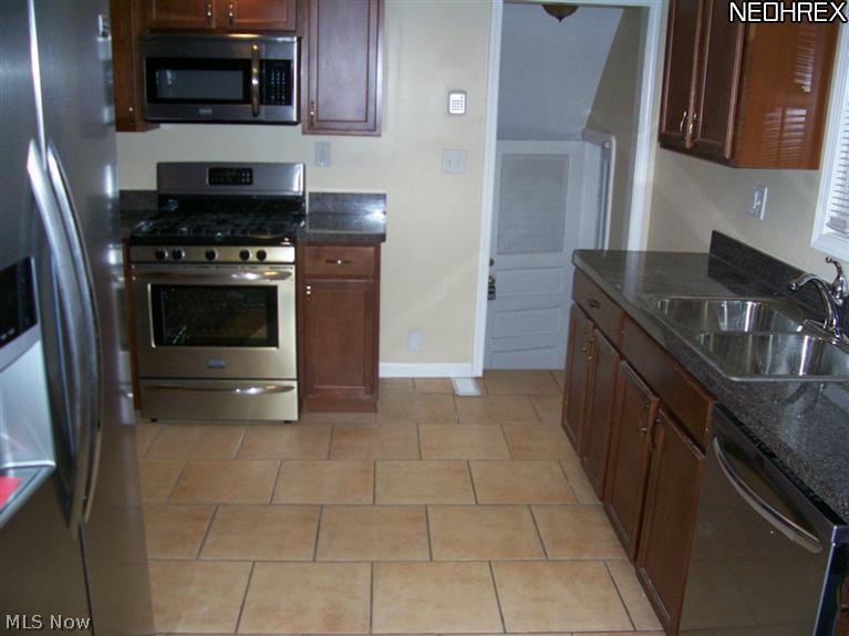 860 Beverly Road Cleveland Heights, OH 44121 - Photo 22 of 24 Gallery Image 22