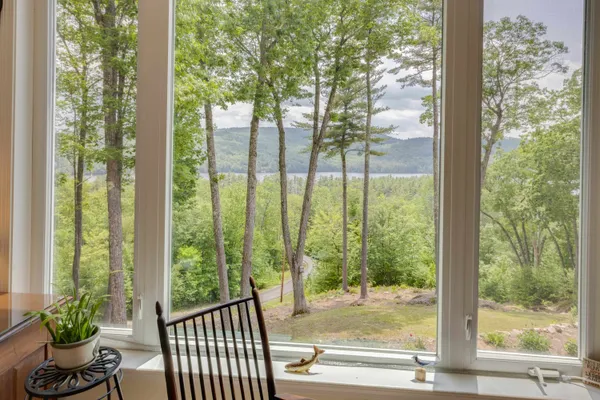 $949,000 | 11 Sebec Road, Holderness, NH 03245