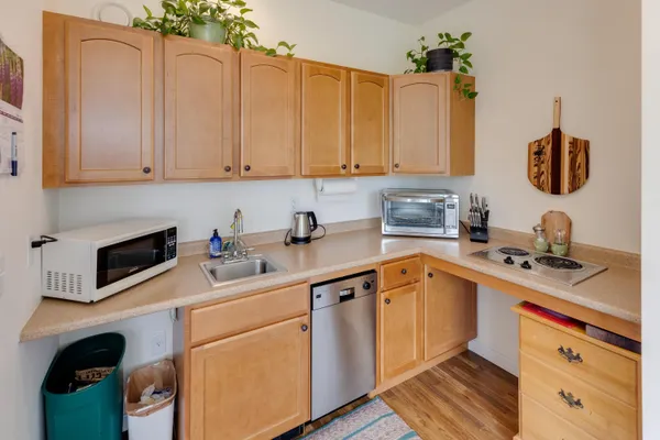 $949,000 | 11 Sebec Road, Holderness, NH 03245