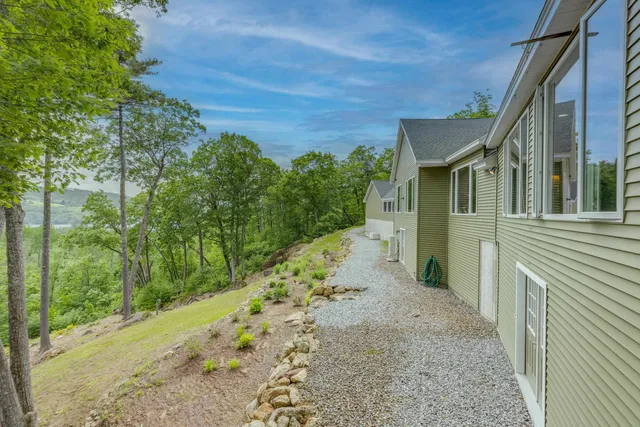 $1,100,000 | 11 Sebec Road, Holderness, NH 03245