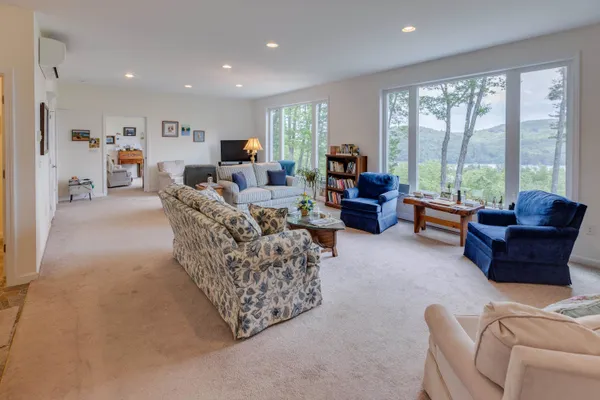 $949,000 | 11 Sebec Road, Holderness, NH 03245