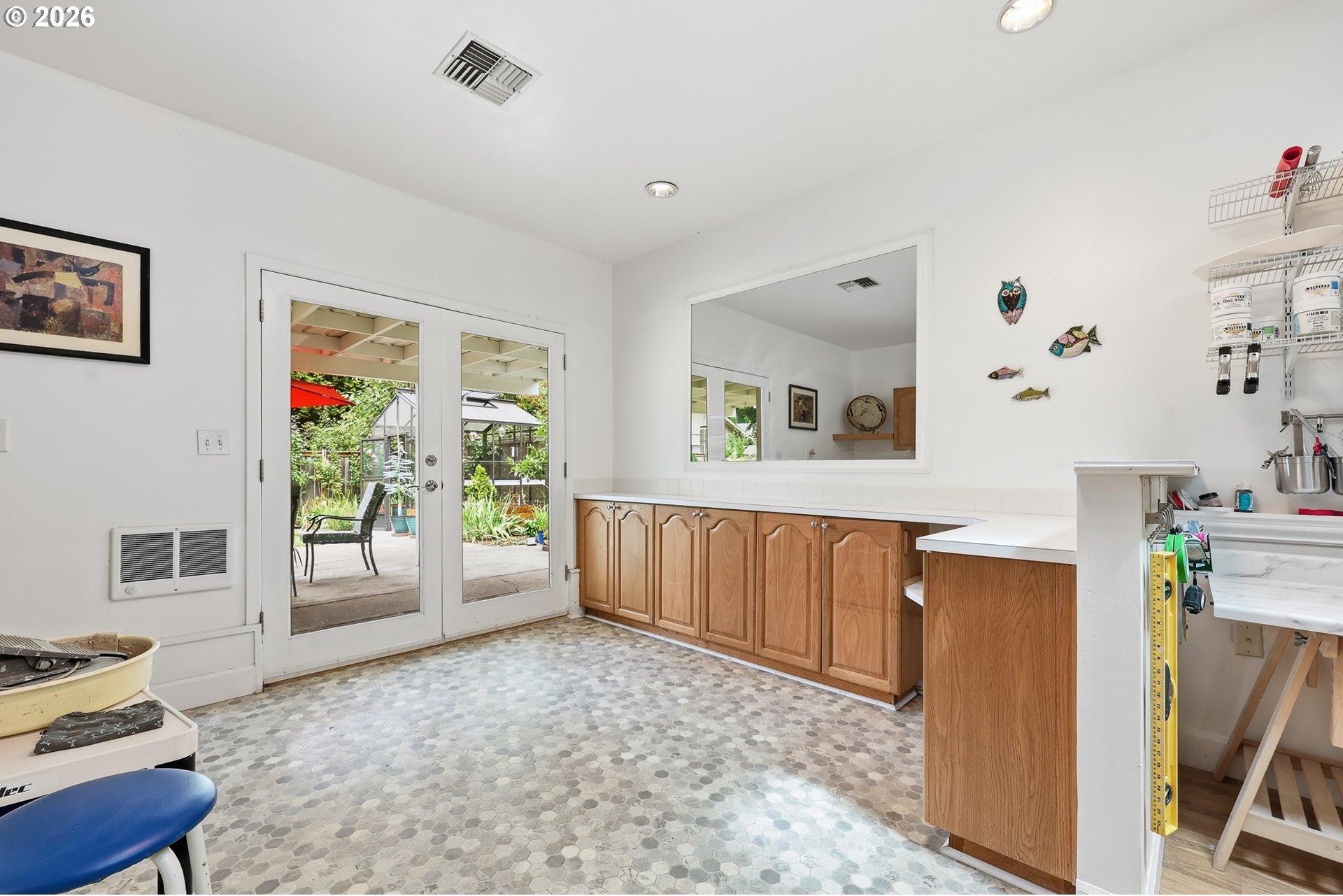 595 Dartmoor Drive Eugene, OR 97401 - Photo 17 of 45 Gallery Image 17