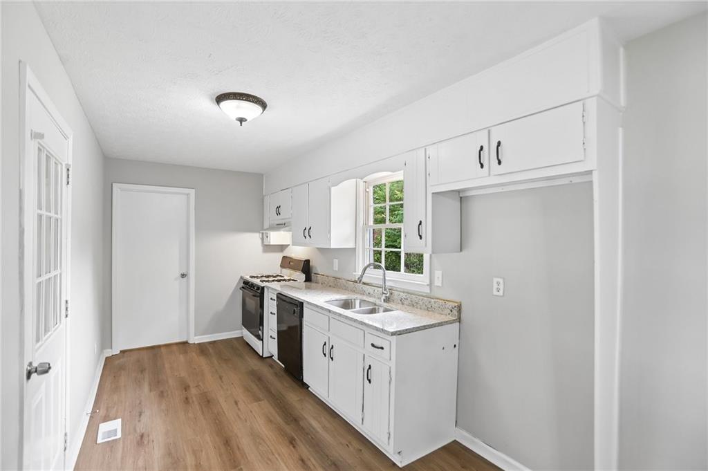 6041 Ridge Way Douglasville, GA 30135 - Photo 8 of 36
