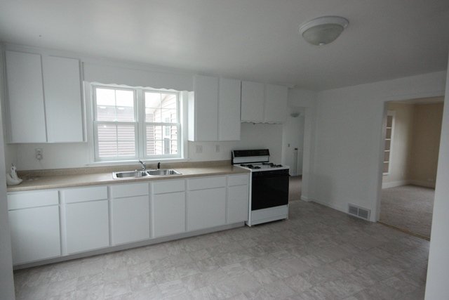 100 East Walnut Street Dunlap, IL 61525 - Photo 3 of 12 Gallery Image 3