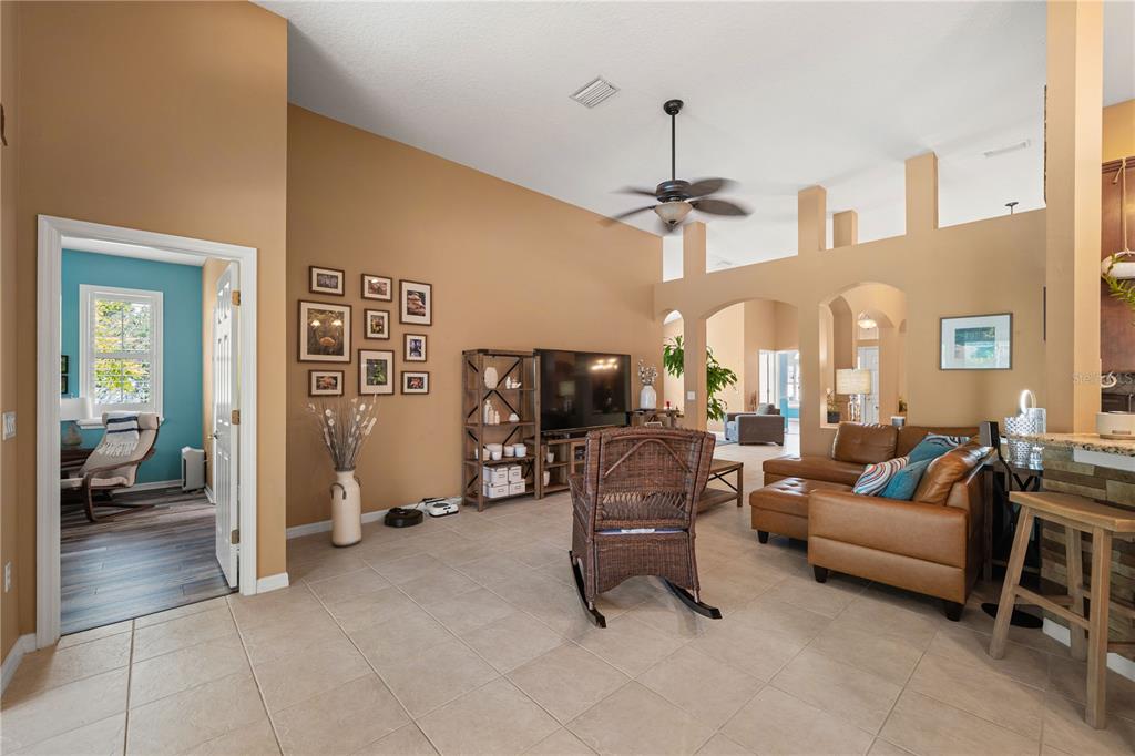 9020 North River Road Tampa, FL 33635 - Photo 13 of 86