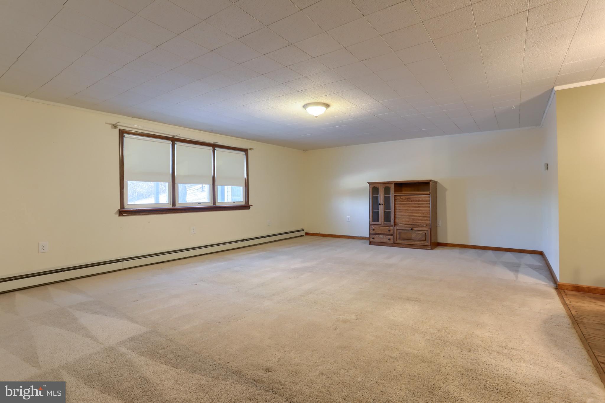 76 Edison Road Palmyra, PA 17078 - Photo 6 of 38 Living room