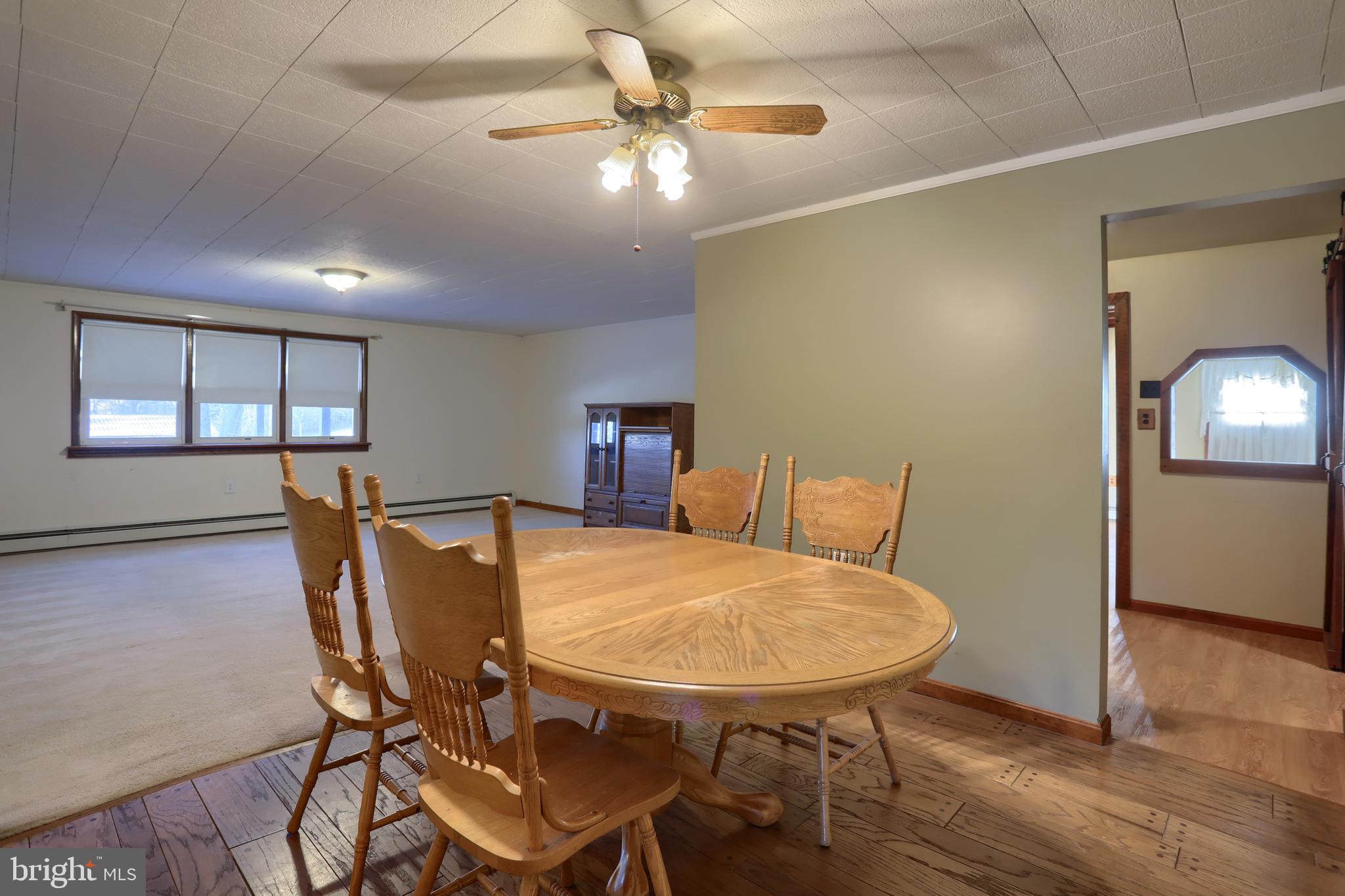 76 Edison Road Palmyra, PA 17078 - Photo 10 of 38 Dining room table